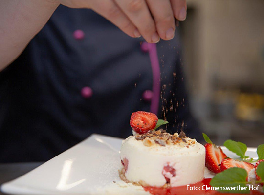 Dessertörtchen mit Erdbeeren
